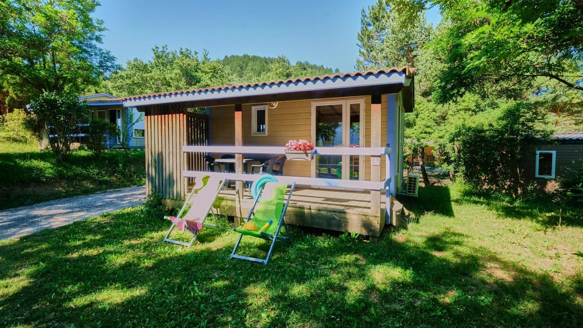 Camping Le Couriou Recoubeau-Jansac Exterior photo