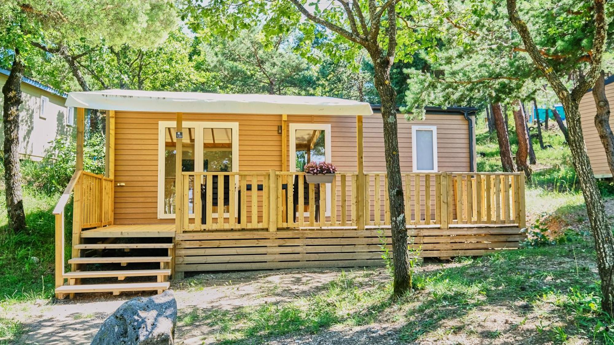 Camping Le Couriou Recoubeau-Jansac Exterior photo