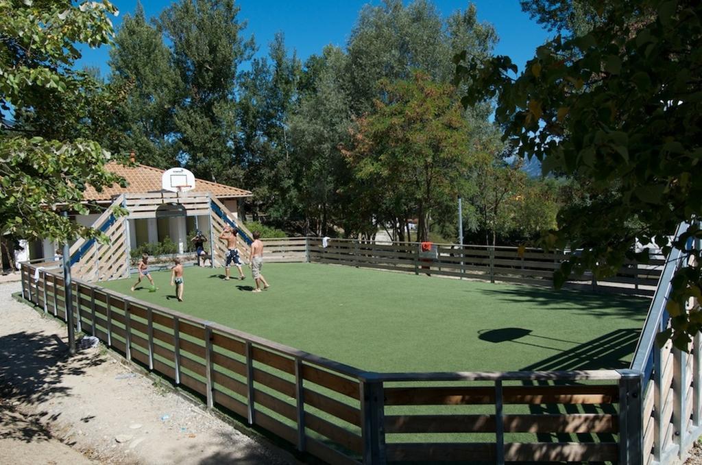 Camping Le Couriou Recoubeau-Jansac Exterior photo